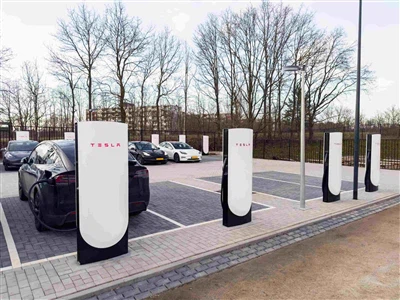 Tesla V4 Supercharger: Ráta luchtaithe suas le 500kW, tá ré nua de mhuirearú ...